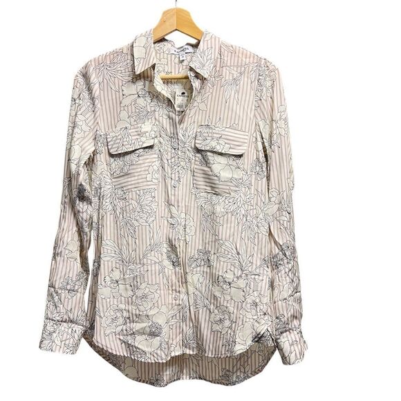 Express The City Shirt Silky Floral Button Down Shirt NEW Size XS - Picture 3 of 9